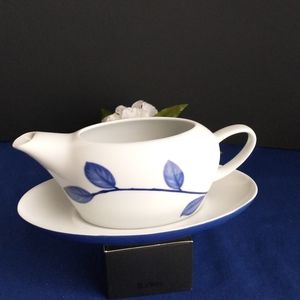 Mikasa Gravy Boat and plate Gorgeous